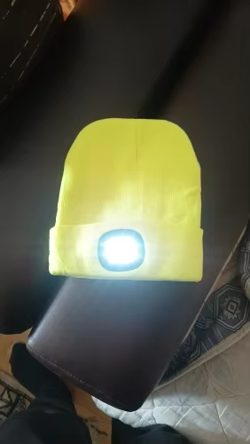 Mössa med LED-ljus photo review