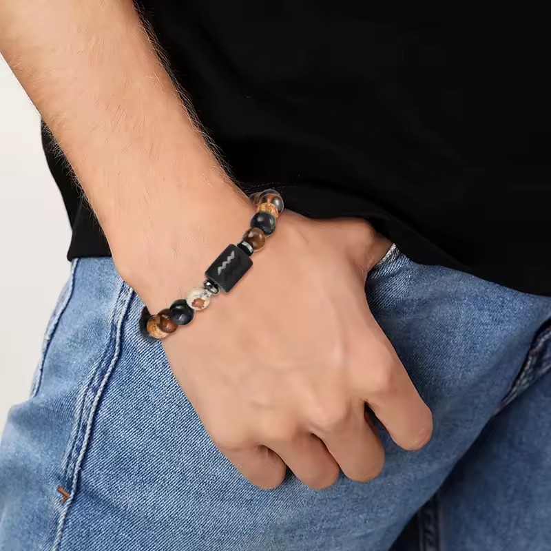 Armband med zodiakstenar