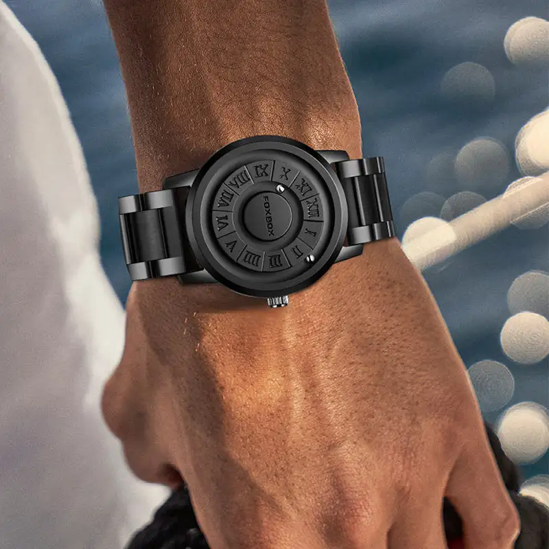 Klocka med magnetisk levitation