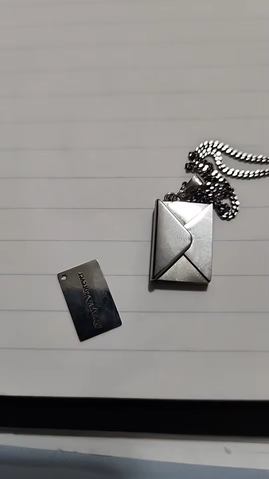 Envelope necklace photo review