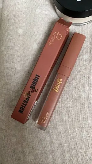 Matte lipstick photo review