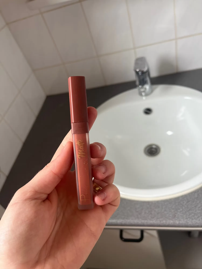 Matte lipstick photo review