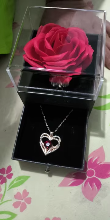 Red zircon pendant photo review
