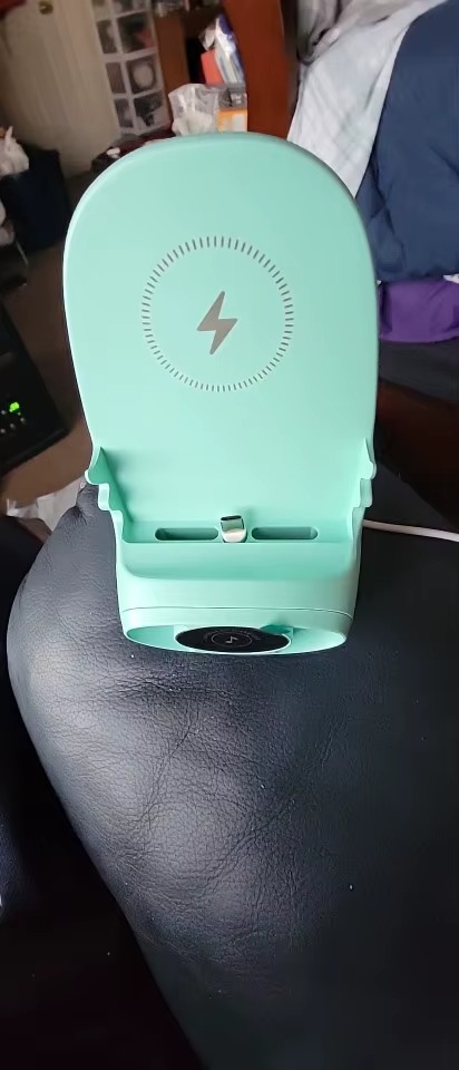 Magnetic wireless charger photo review