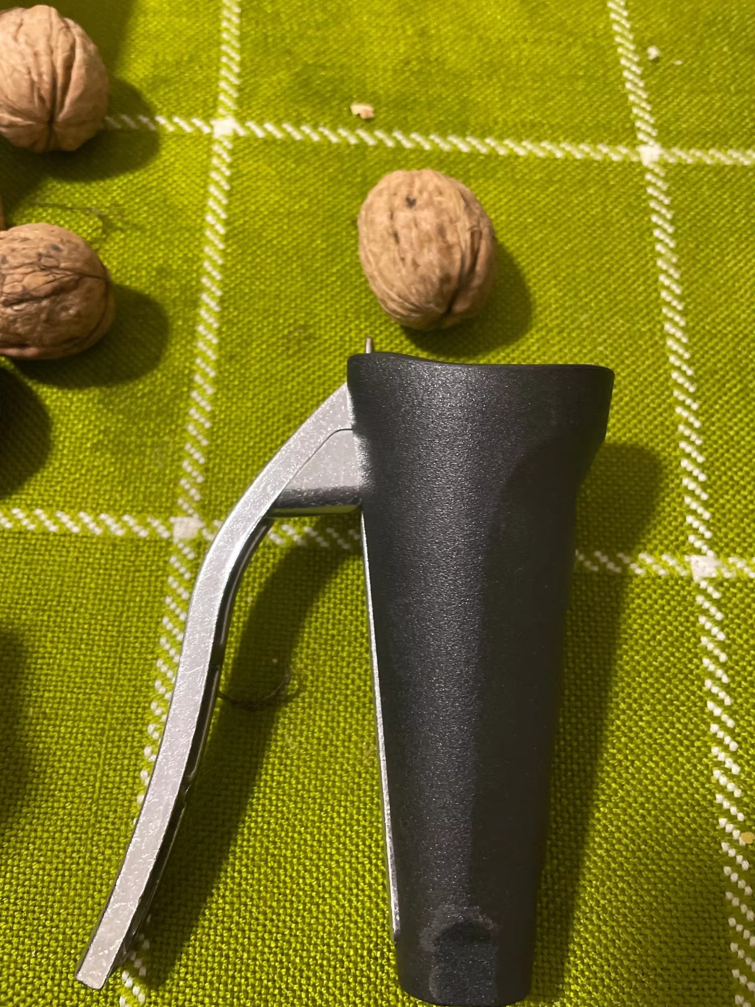Walnut shell opener photo review