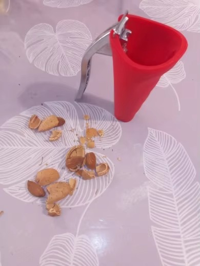 Walnut shell opener photo review