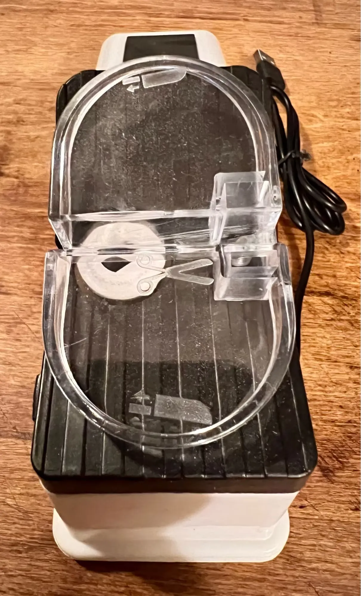 Electric knife sharpener photo review