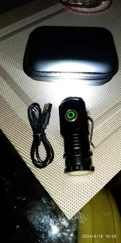 Mini LED flashlight photo review