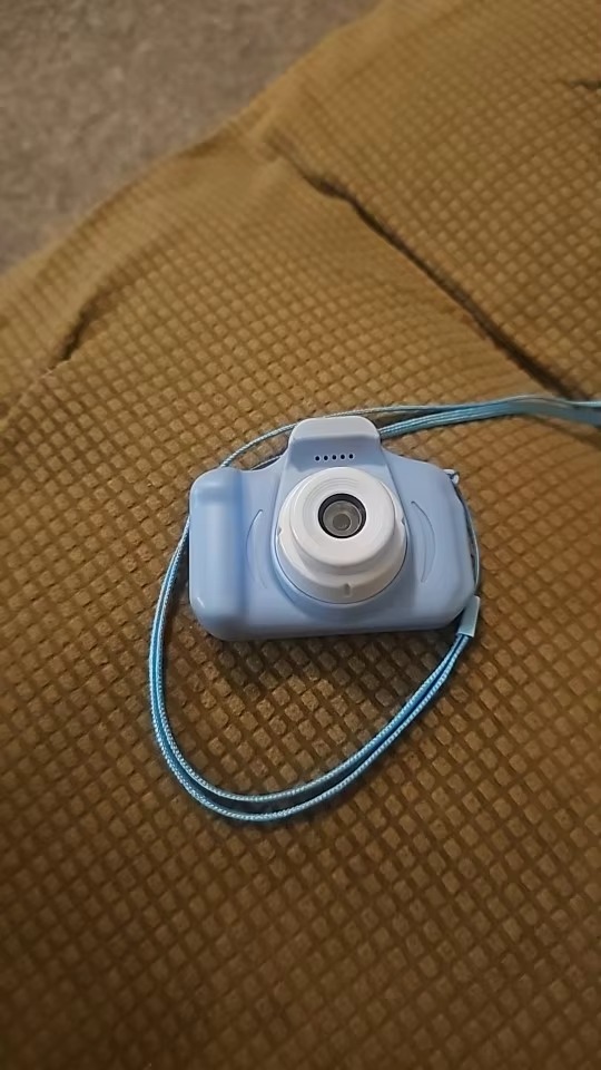 Children's digital camera photo review