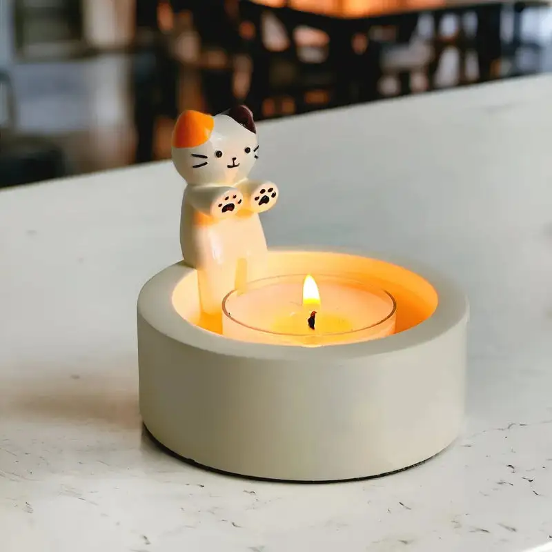 Kitten candle holder