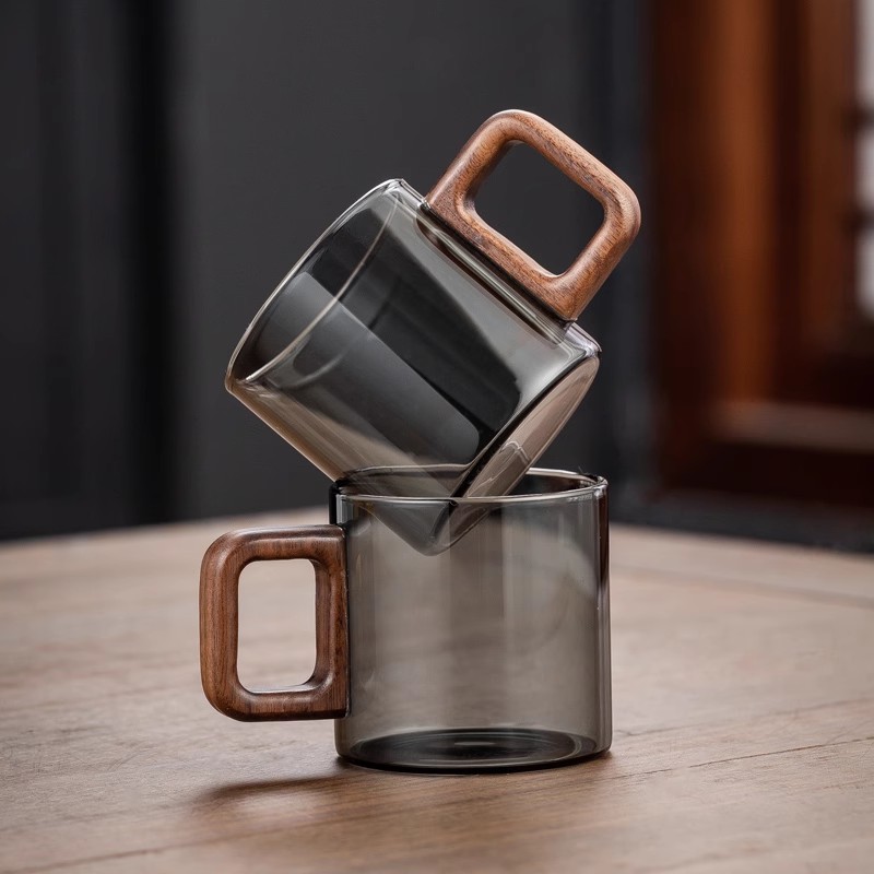 Glass cup
