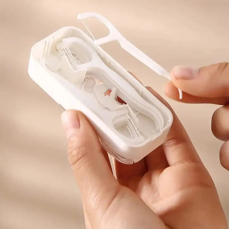 Dental floss dispenser